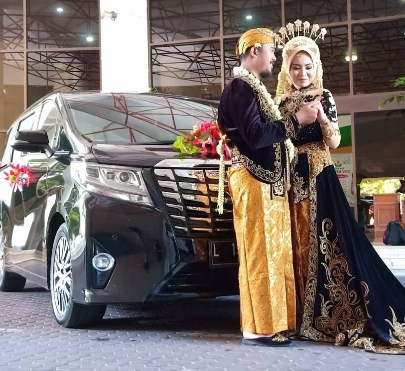 rental sewa alphard putih surabaya