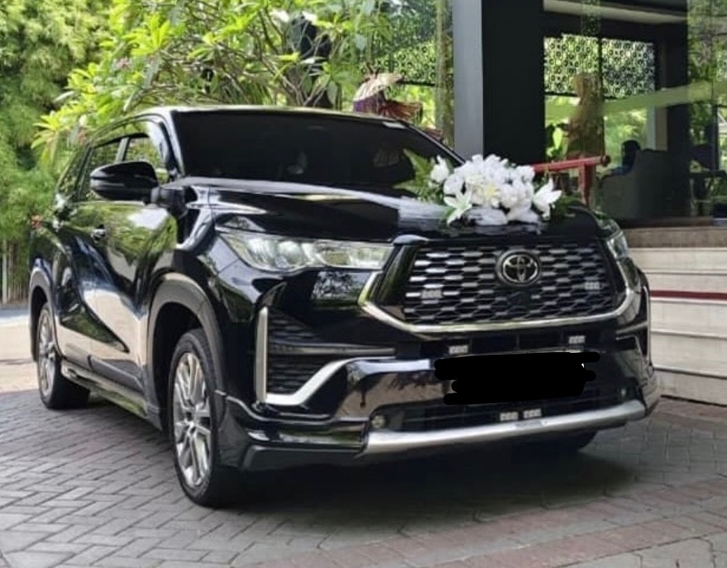 sewa mobil pengantin innova zenix surabaya