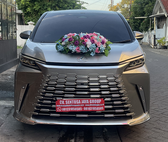 sewa mobil pengantin lexus lm350h terbaru surabaya