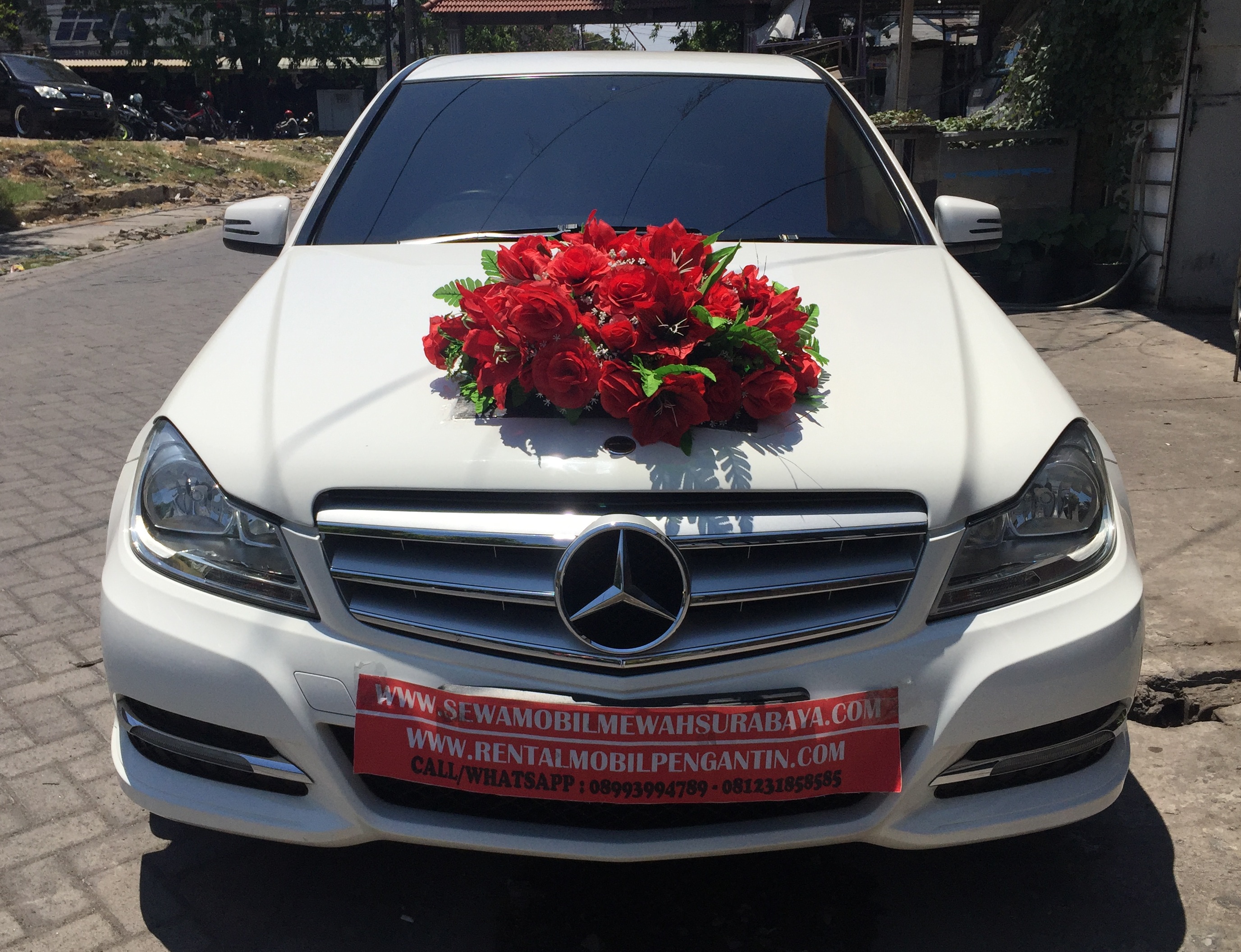 sewa mobil c class hitam putih c250 classic lama surabaya