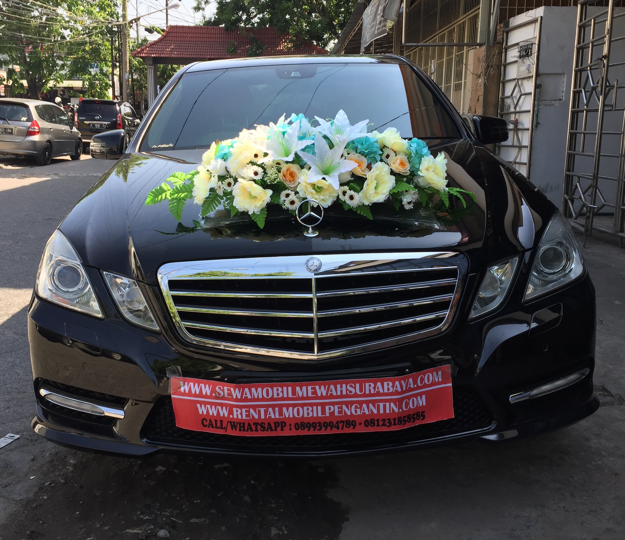 sewa mobil e class hitam classic lama surabaya