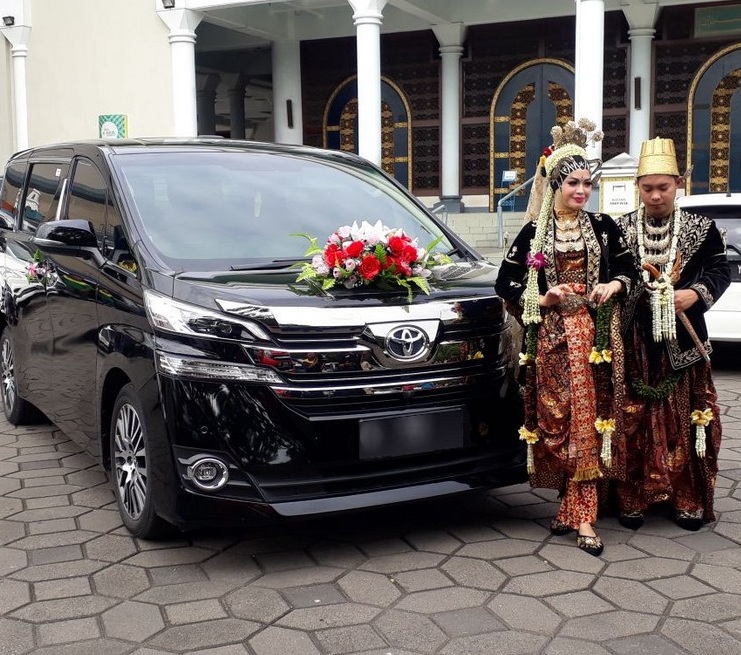 rental sewa alphard baru surabaya