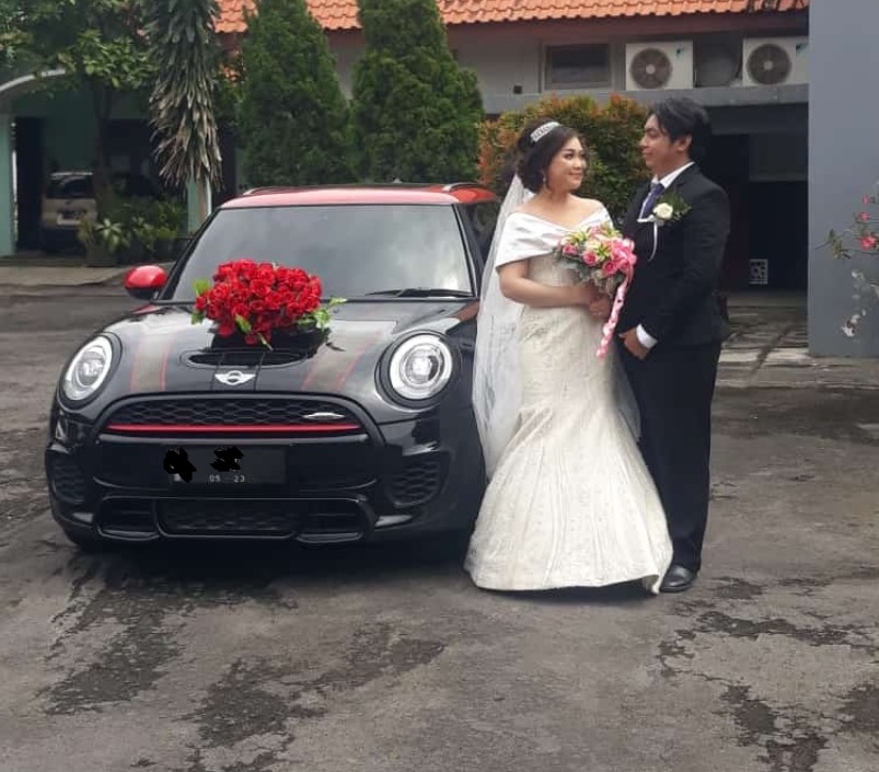 rental sewa alphard putih surabaya